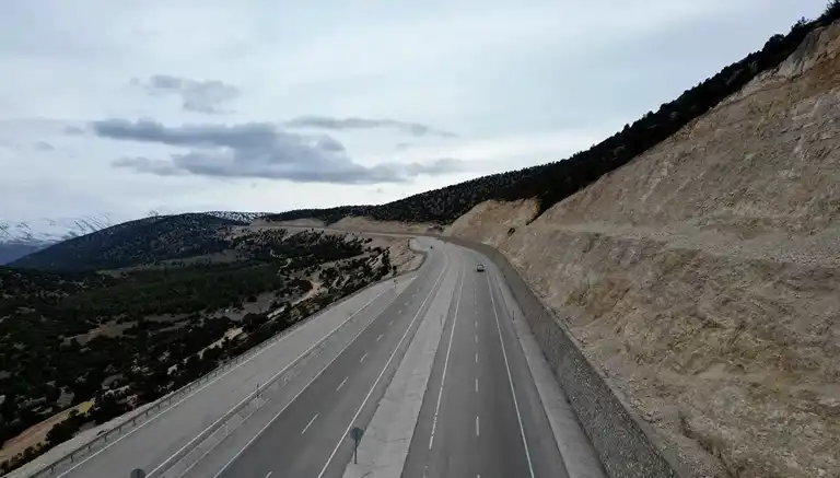 Korkuteli-Elmalı Yolu Yarın Açılıyor! Yolculuk Süresi 21 Dakikaya İndi!